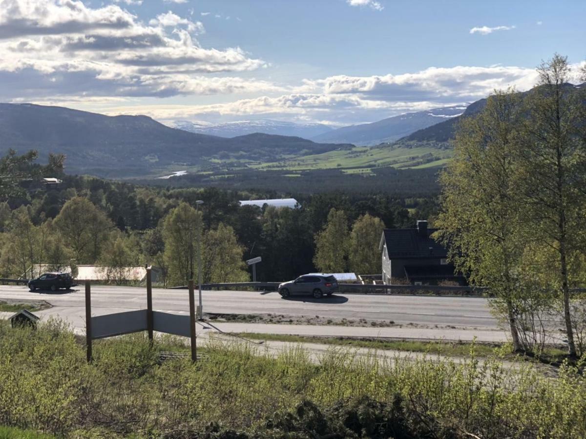 Dombas Gjestehus Bagian luar foto